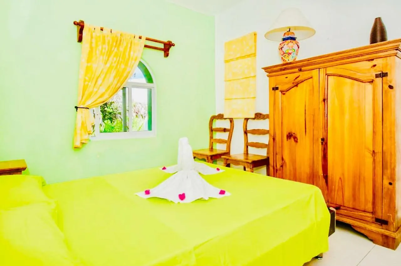 Bed & Breakfast Deluxe Family Budget Balcony Room With Pool Playacar II Playa del Carmen Messico